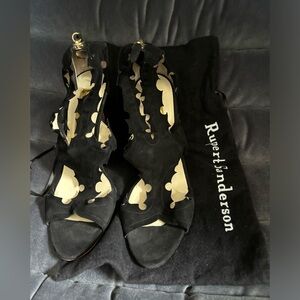 Rupert Sanderson Black Suede Heels with Cutout design EU39